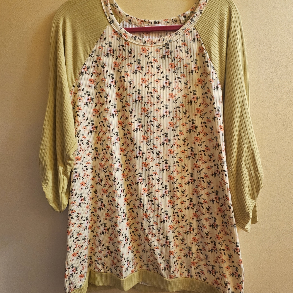 Blumin Floral Raglan Sleeve Women's Top - Green &  Lt Yellow With Floral Pattern